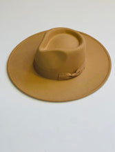 Load image into Gallery viewer, Caramel Hat
